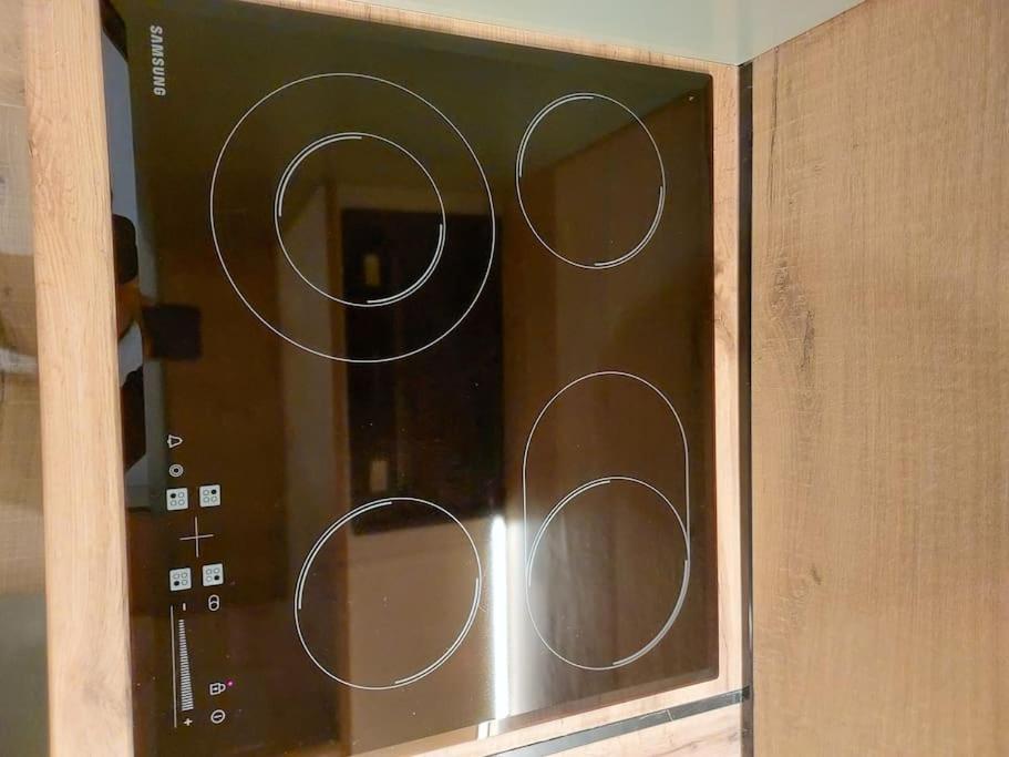 Frequency 286 Tirane Apartment Luaran gambar