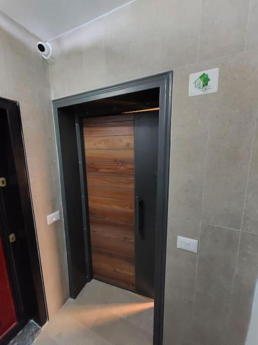 Frequency 286 Tirane Apartment Luaran gambar