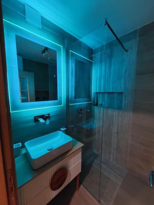 Frequency 286 Tirane Apartment Luaran gambar